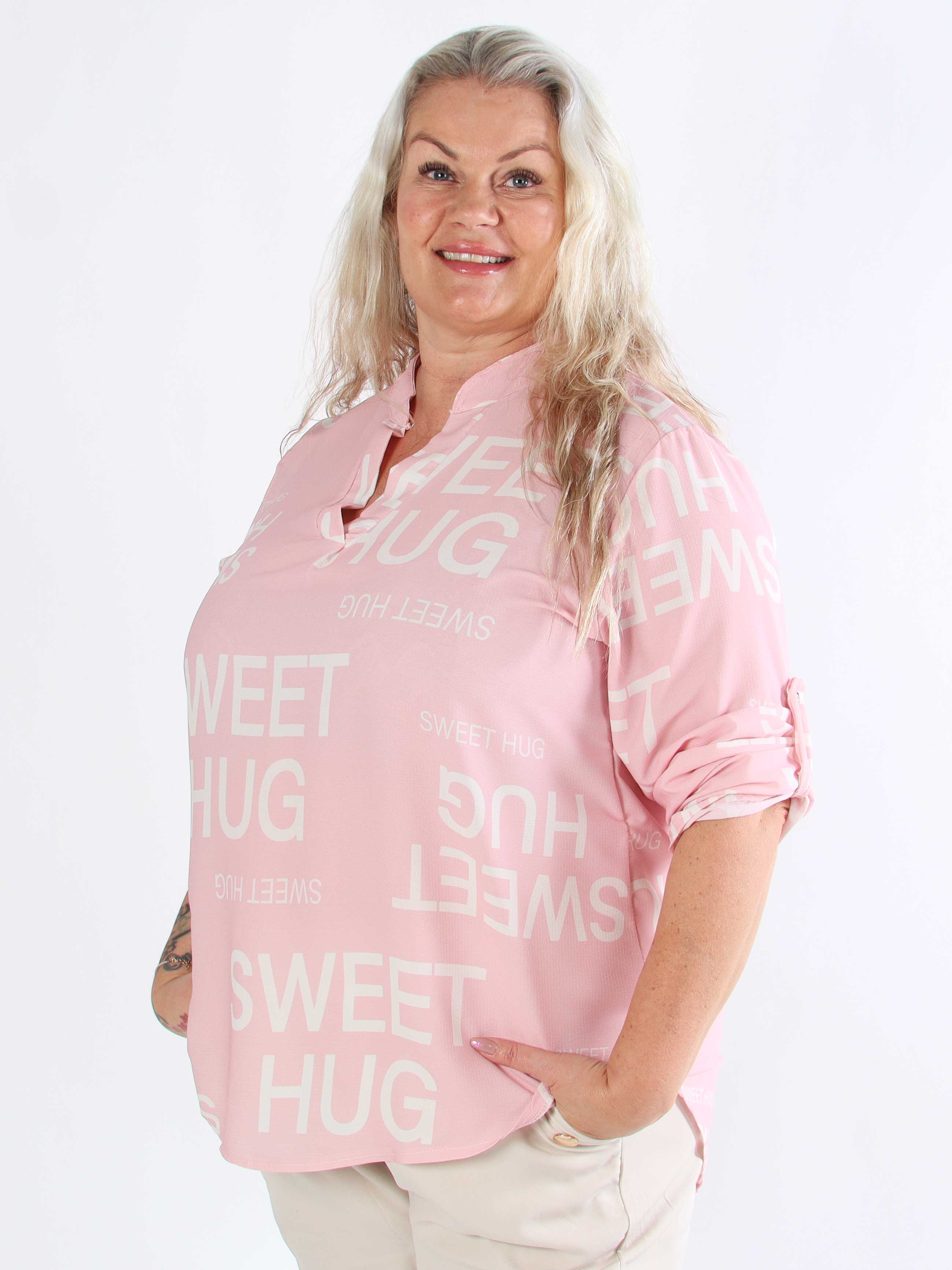 Vanesa Graphic - Sød plus size tunika i viskose med tekst